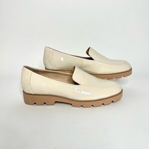 Vionic Kensley Platform Slip on Patent Leather Loafers in Tan. Size 11 Wide.